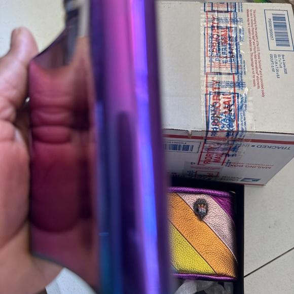 Kurt Geiger London Kensington Metallic Leather Flask - Picture 15 of 16